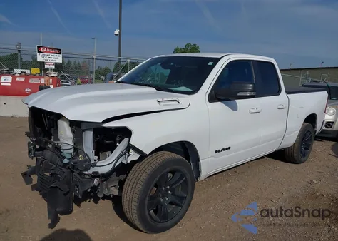 2022 Ram 1500 Big Horn Quad Cab 4X4 6'4 Box из США, поврежденный, VIN 1C6SRFBT4NN138523